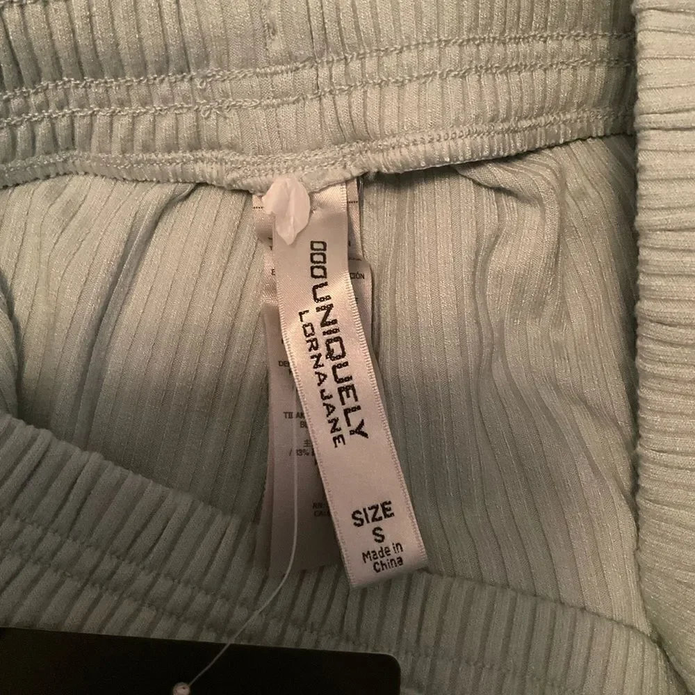 NWT Lorna Jane High Rise Relaxed Shorts